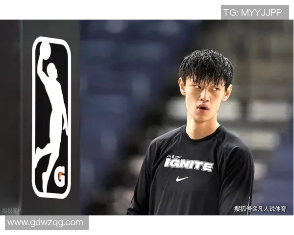 曾凡博崭露头角引领篮球新时代展现年轻球员的无限潜力与激情